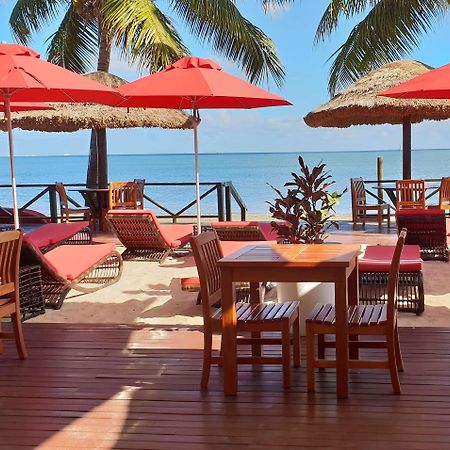 Ramada Suites By Wyndham Wailoaloa Beach Fiji Nadi Exterior foto